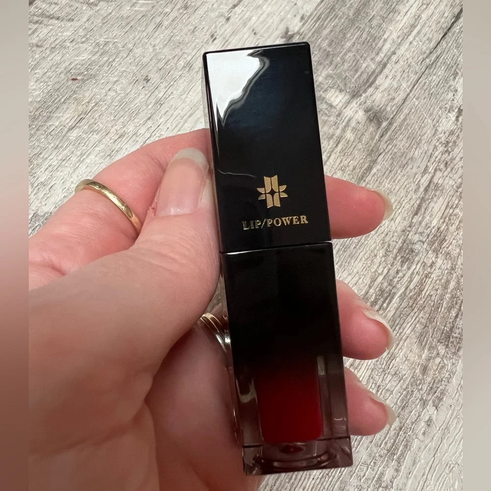 Josephine lip/power-the bold liquid lipstick tiphaine